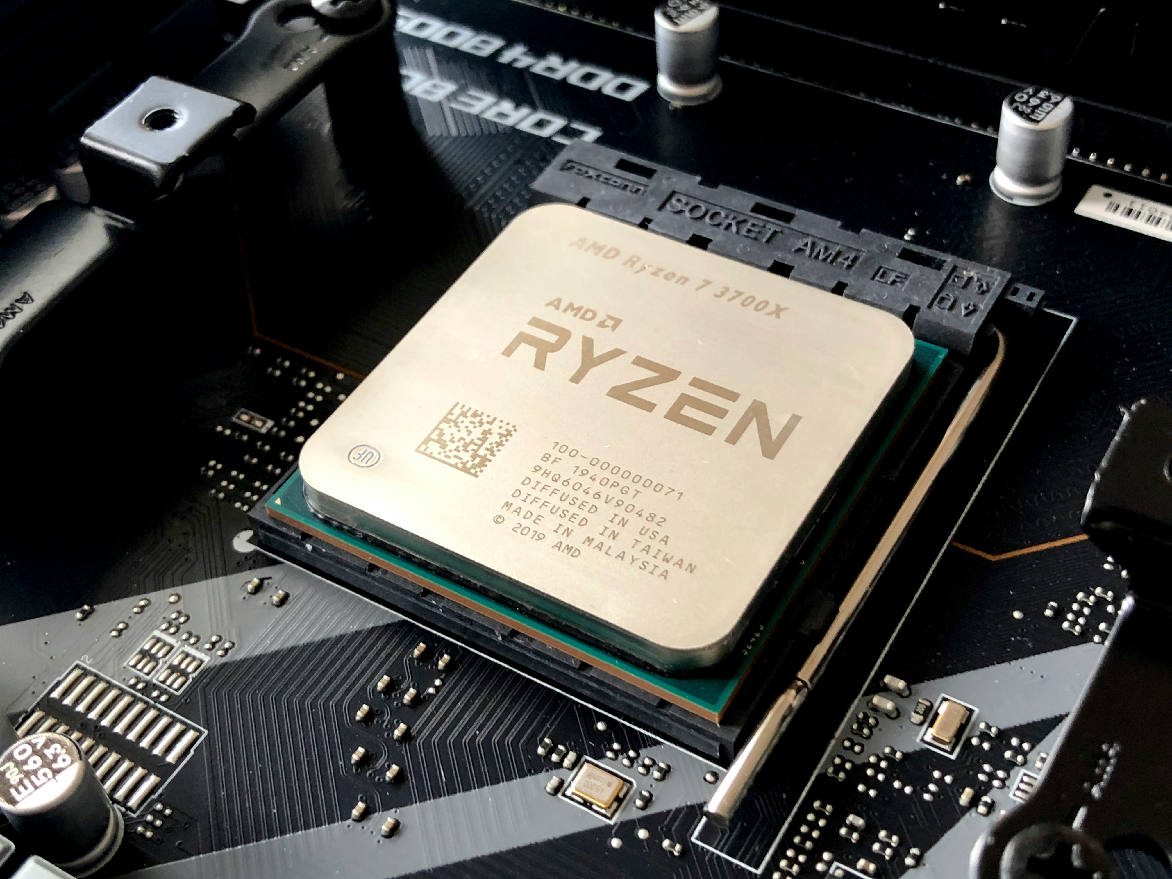 AMD Ryzen 7 3700X processor